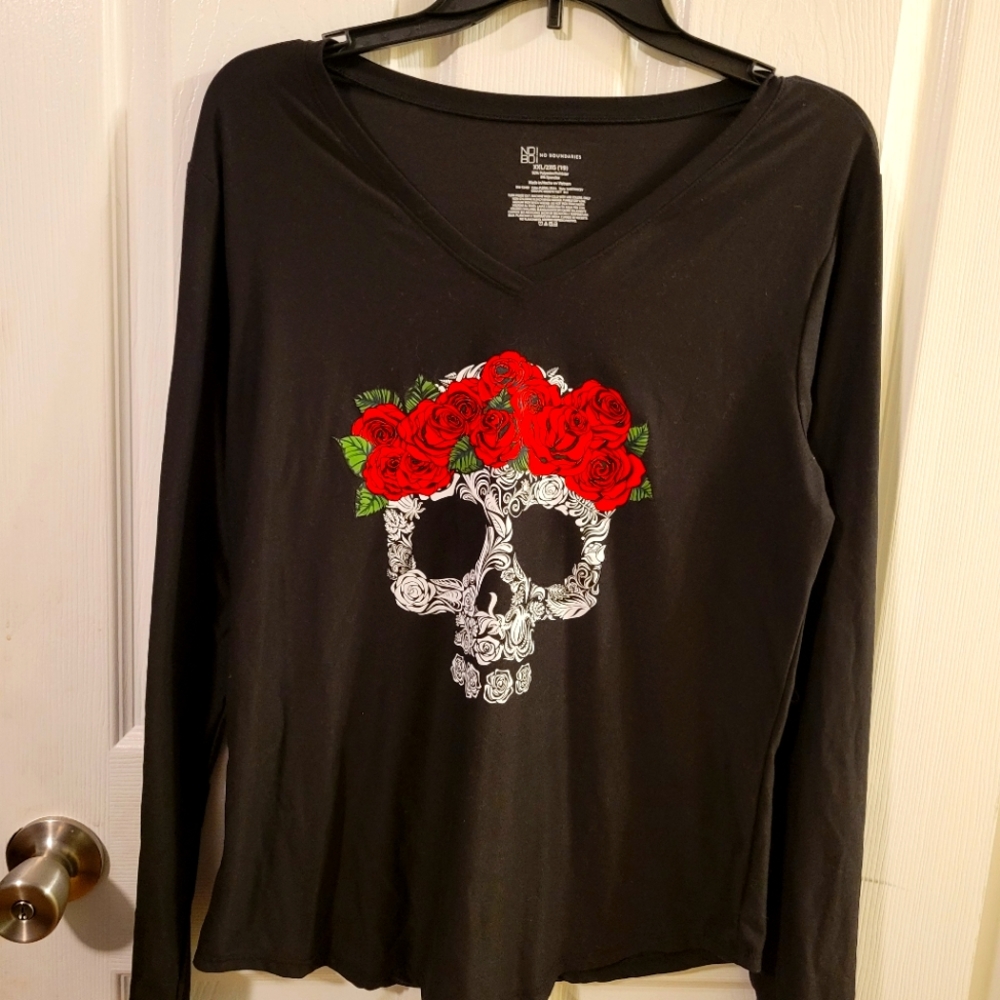 Long sleeve tee shirt